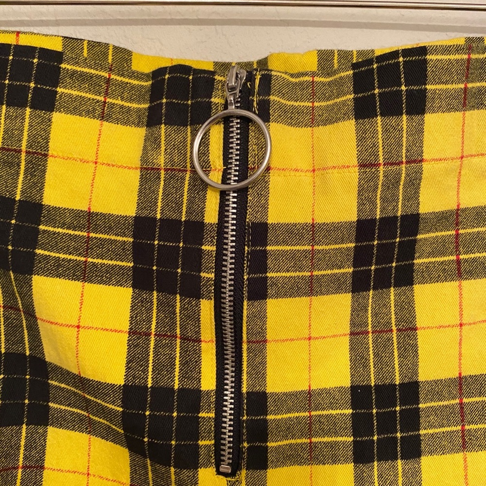 Gently used plaid pants - Picture 3 of 5